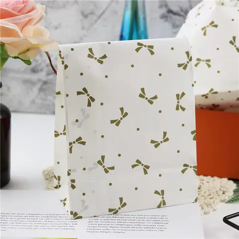 10pcs Ins Style White Kraft Packing Bag Silver Gold Bow Paper Bag Birthday Wedding Candy Cookie Gift Bags Party Decor Supply