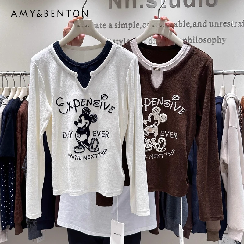 

Поддельная двухсекционная футболка с длинными рукавами для женщин, осень-зима 2025, уменьшающая возраст, облегающая нижняя рубашка с мультяшной вышивкой, футболки