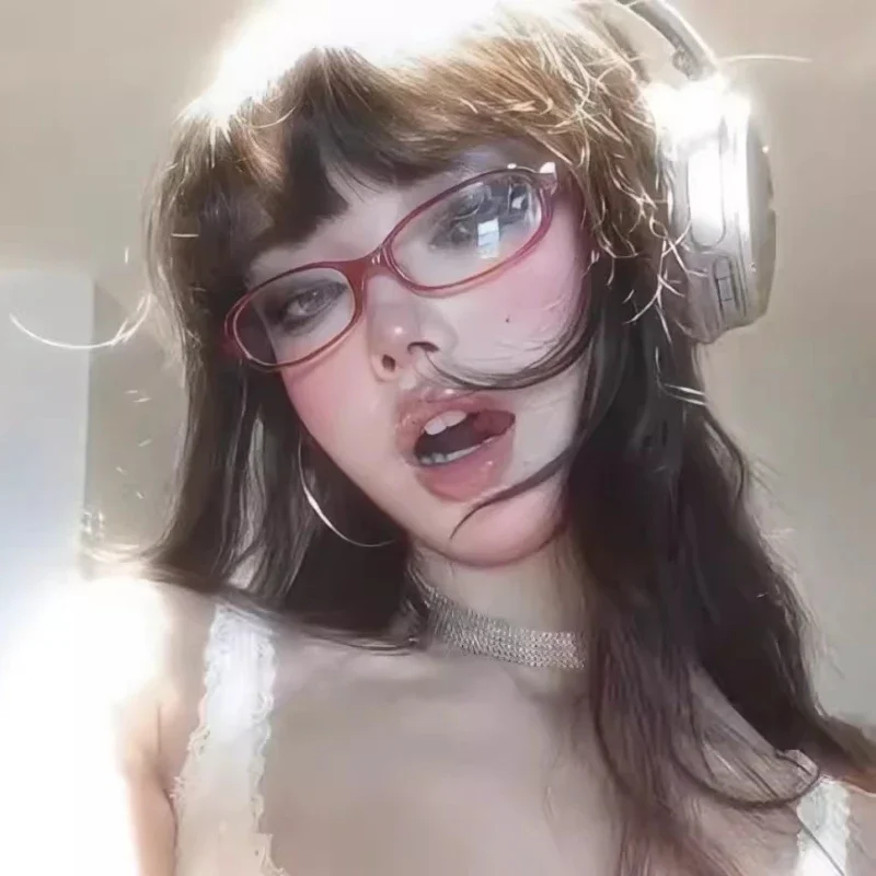 نظارات بيضاوية كلاسيكية حمراء للنساء والفتيات Y2K بإطار أخضر نظارات زجاجية مزخرفة للكمبيوتر نظارات مضادة للزرقاء مع قيادة على شاطئ البحر