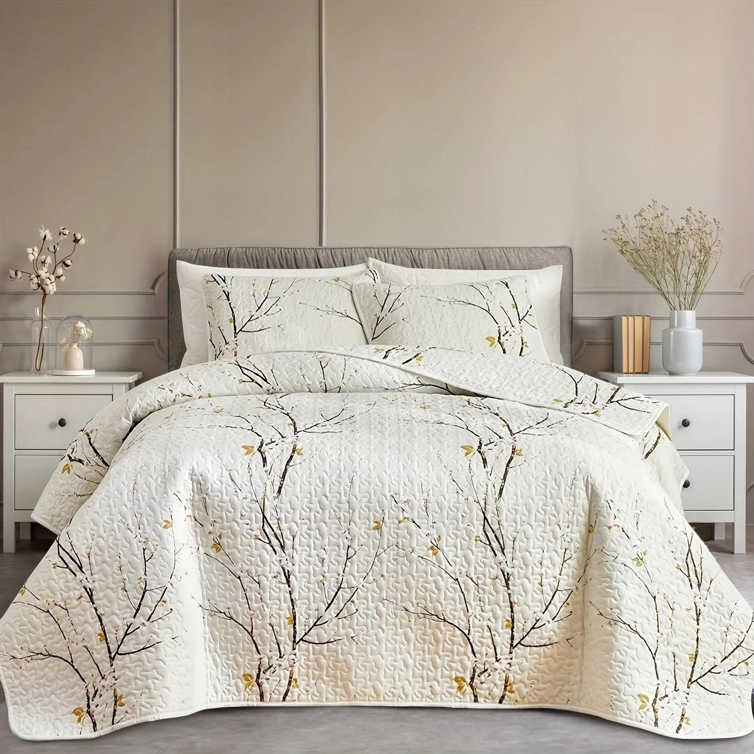 Classic Floral Print Non-Slip, Universal Warmth Bedding Ramadan 3 Piece, Quilted Patchwork Bed Skirt Set