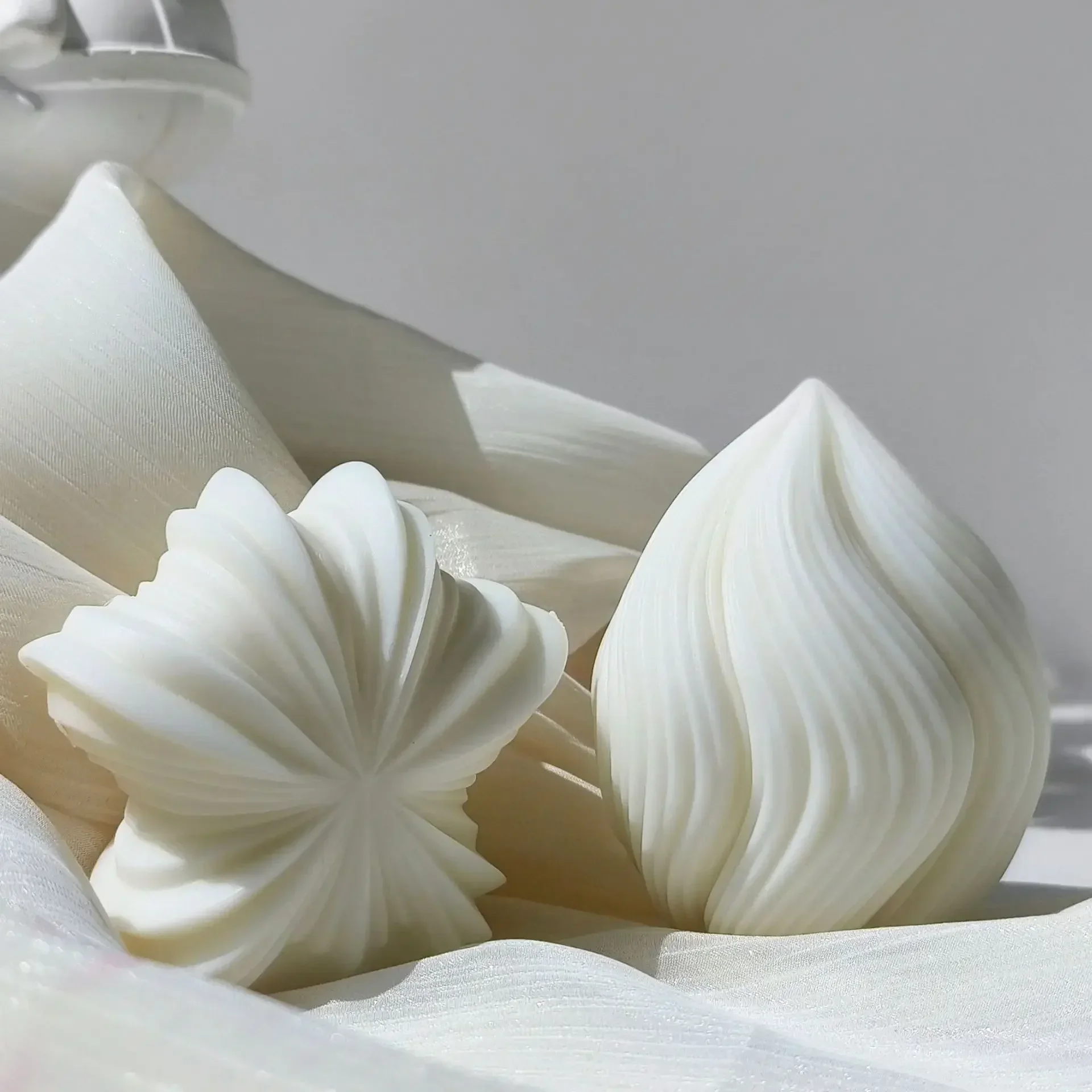 Handmade Gifts Bag Mould Resin Ornaments Mould Soap Mould Geometric Rotation Candle Silicone Mold