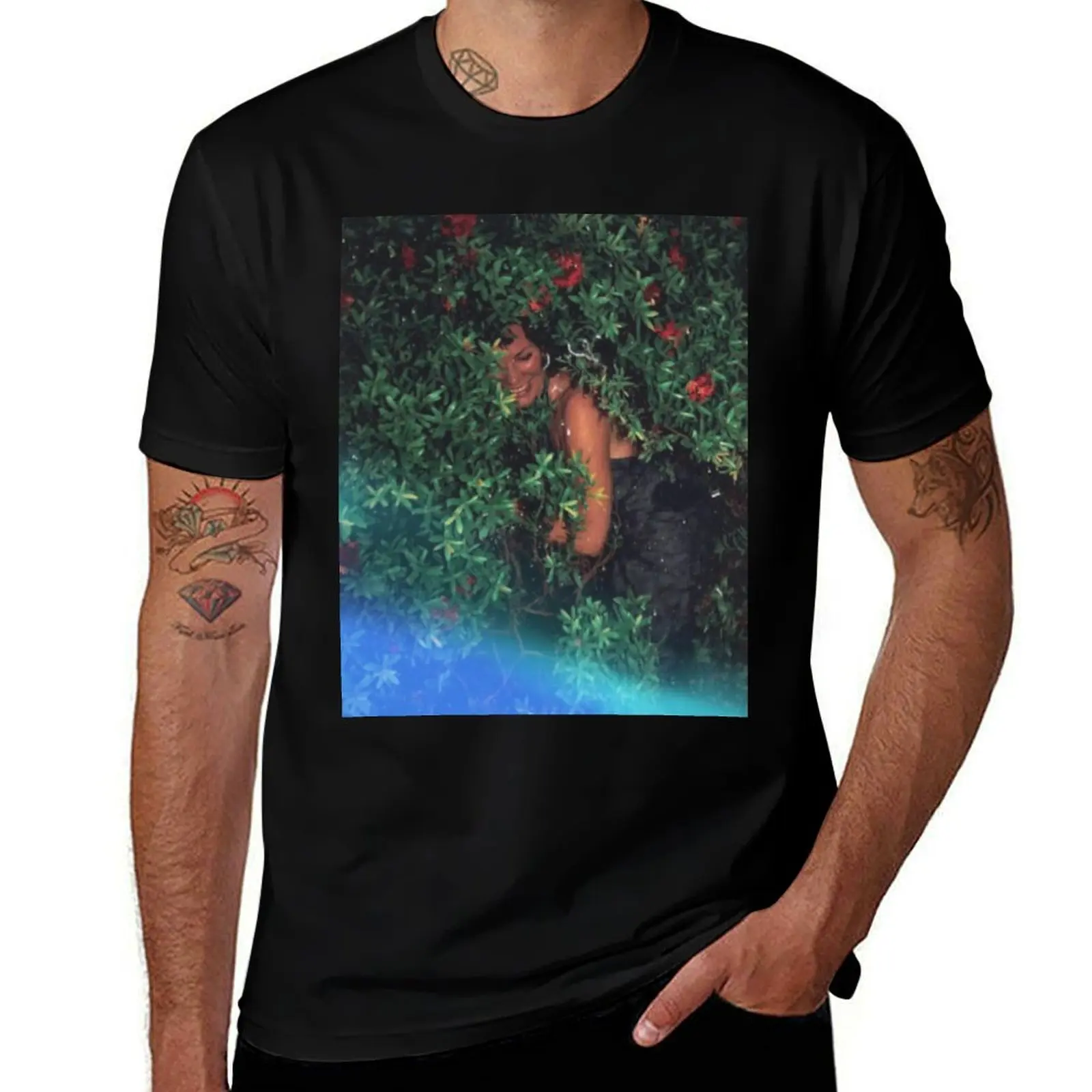 Luann in the bushes T-Shirt vintage shirts graphic tees plain black t shirts men