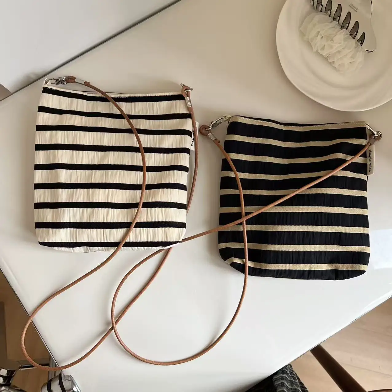 

YIFAN Retro Fabrci Small Phone Bag, Lightweight Japanese-Style Mobile Phone Bag for Young People, Women Purse Crossbody Bag