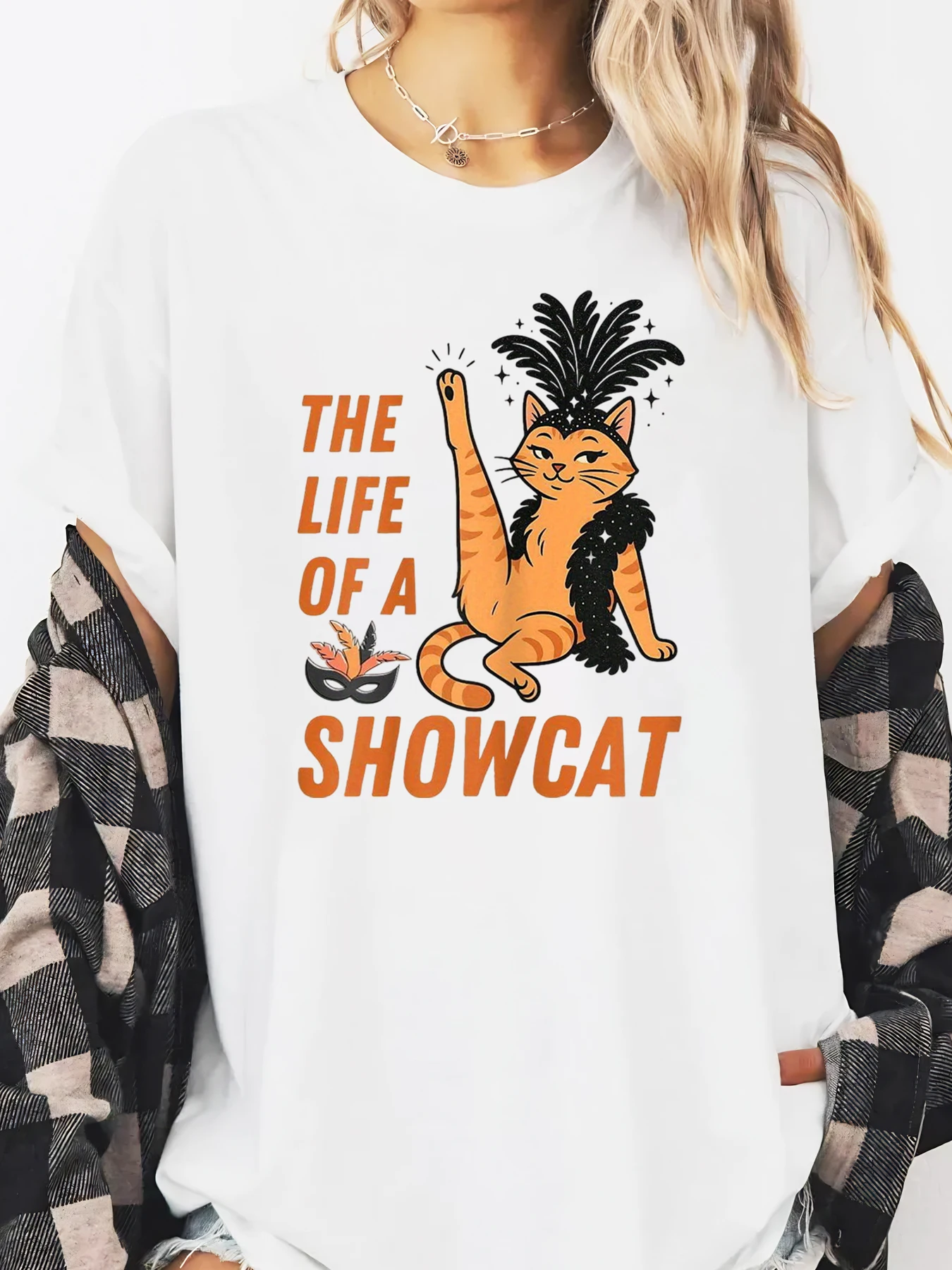 La vita di un costume da gatto Showcat T-shirt grafica di Halloween da donna Abbigliamento casual da festa Bianco Taglie forti