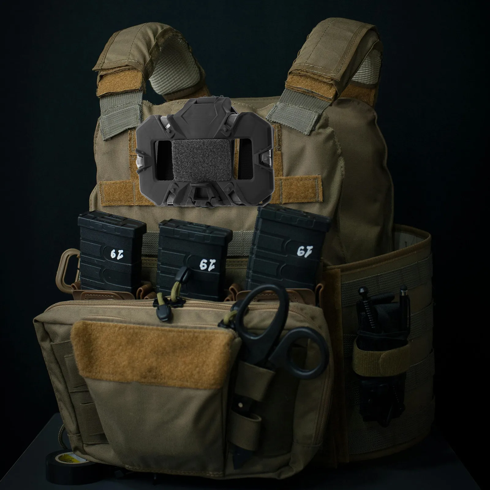 

Foldable Navigation Board Chest Harness Phone Mount Lightweight Adjustable Vest Carrier for Hunting Hiking Phone Mount for Chest