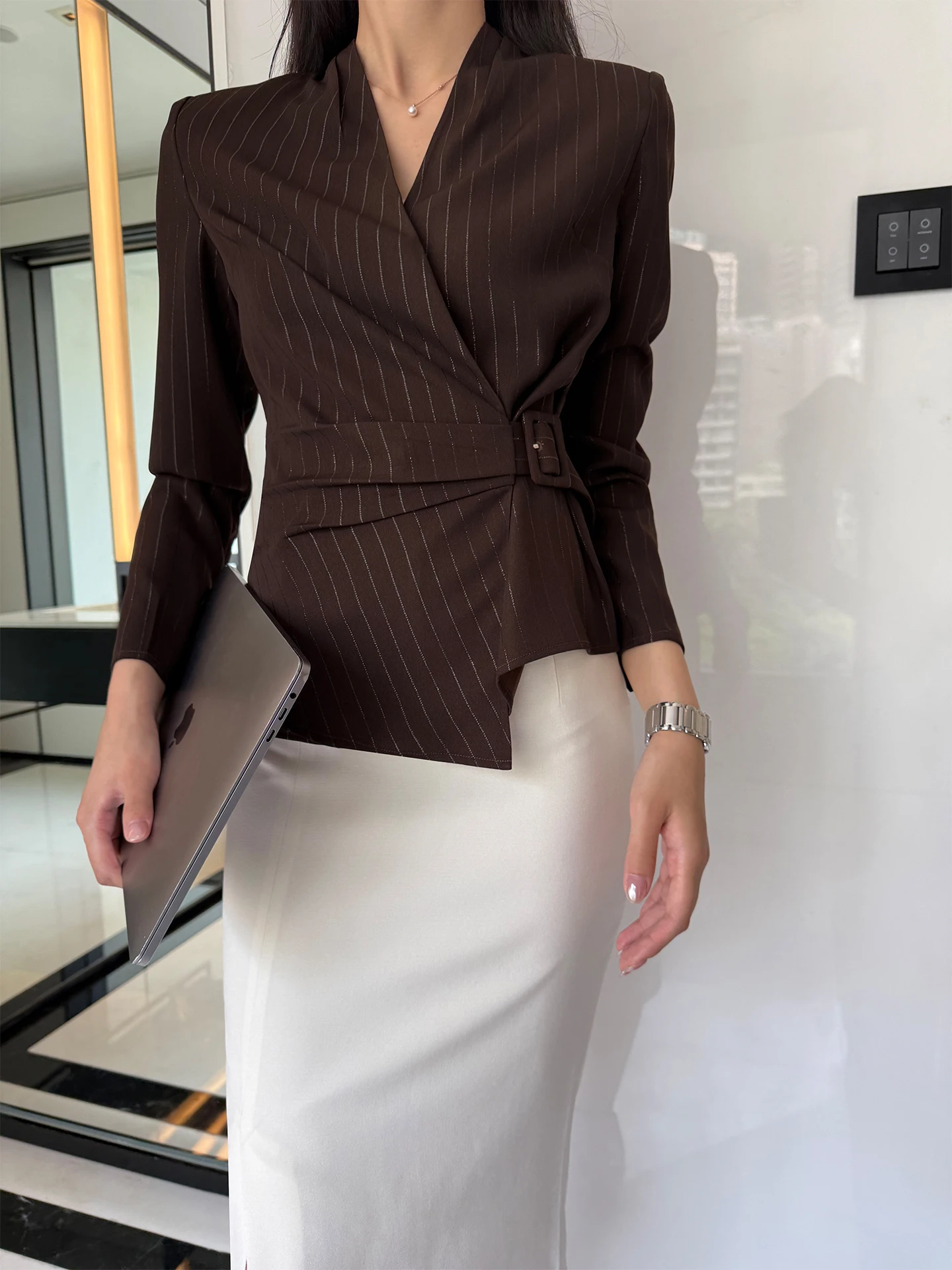 

Винтажная женская блузка с V-образным вырезом, в полоску, с длинным рукавом, асимметричного дизайна, для повседневной носки, приталенная, из полиэфирного волокна