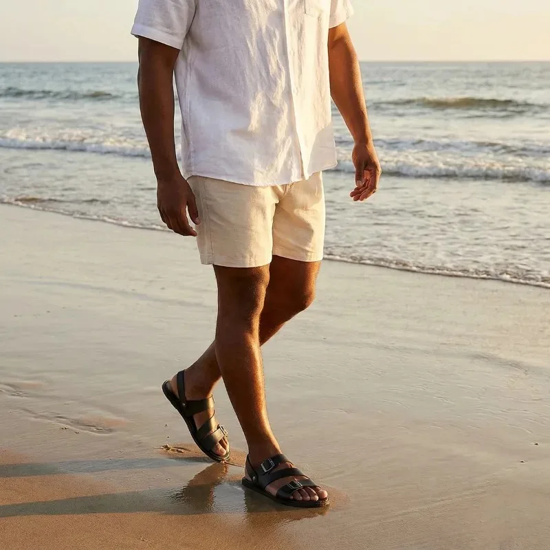 Neue coole Herren-Hausschuhe eignen sich für den täglichen Gebrauch im Badezimmer, als lässige Outdoor-Sandalen, leichte und atmungsaktive Herren-Hausschuhe.
