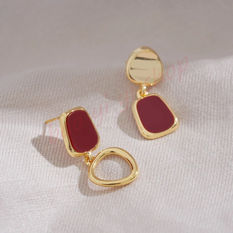 Vintage wine red earrings, temperament, simplicity, atmosphere, earrings, exquisite accessories