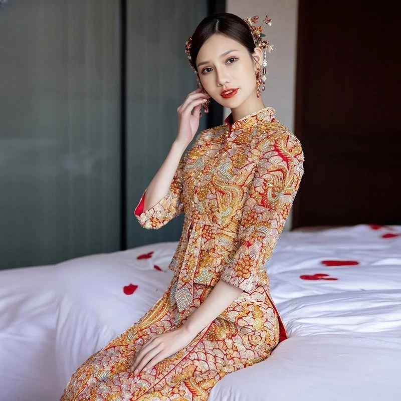 

The dragon and phoenix gua is a traditional Chinese royal costume