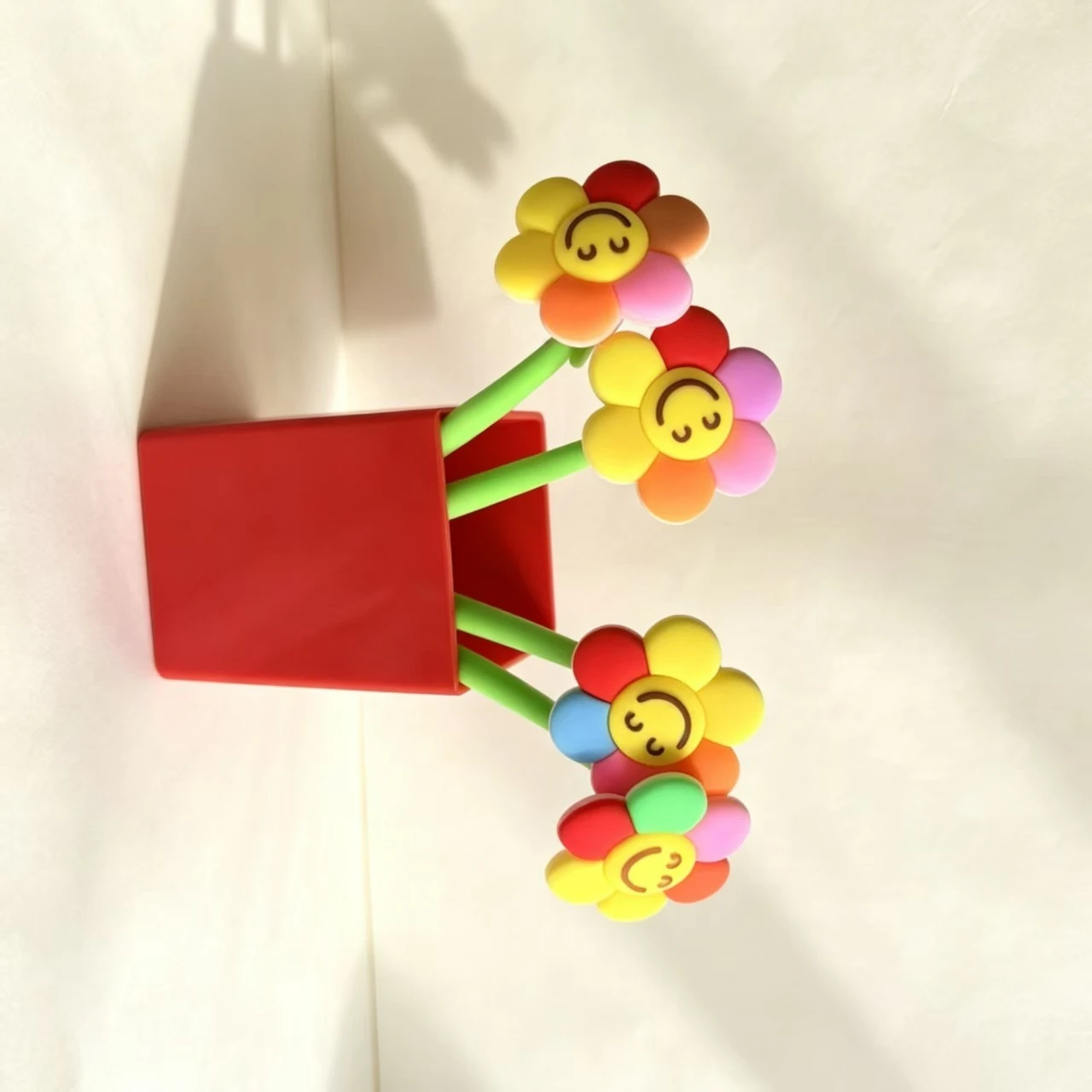Wholesale Soft Silicone Shaker Cute Cartoon Durable Silicone Pen For Elementary and Secondary Students Back To School