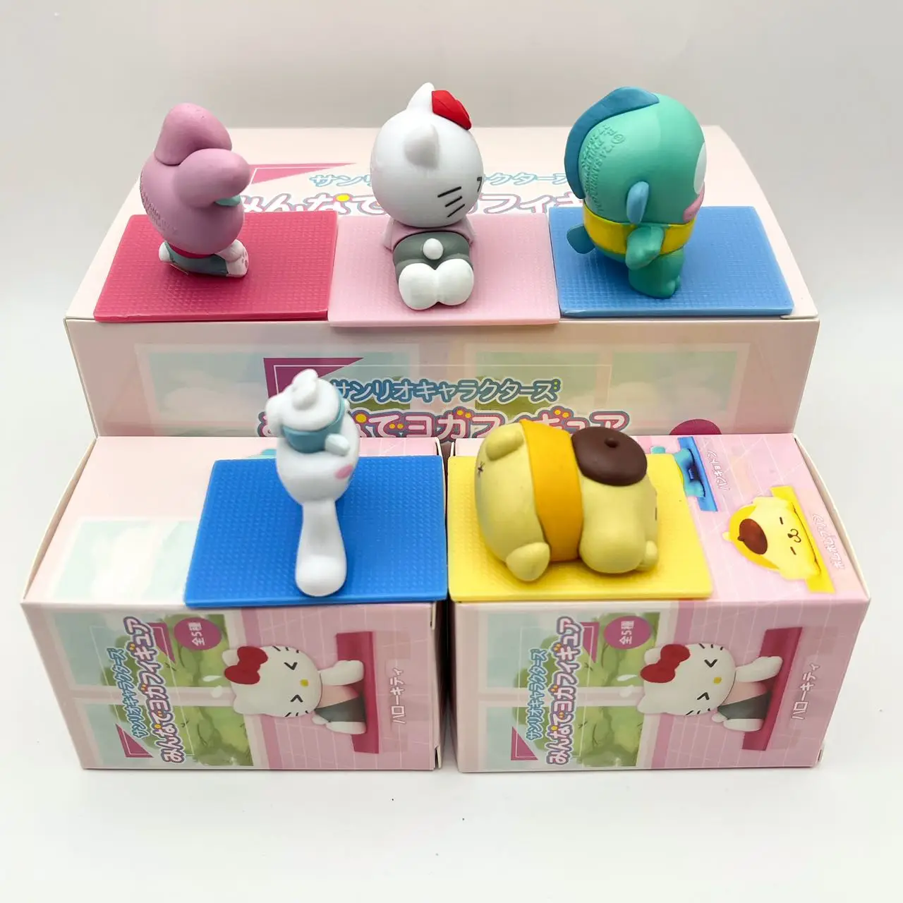 Estatueta de anime de caixa cega da série Hello Kitty Yoga Hanton ‌ Pompompurin ‌ Cinnamoroll ‌ Cinnamoroll Figuras Decoração Modelo Brinquedos Presente