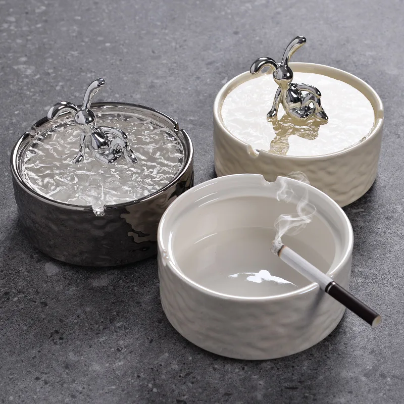 

High Value Cream Color Ceramic Ashtray with Lid Nordic Style Cute Living Room Trendy Premium