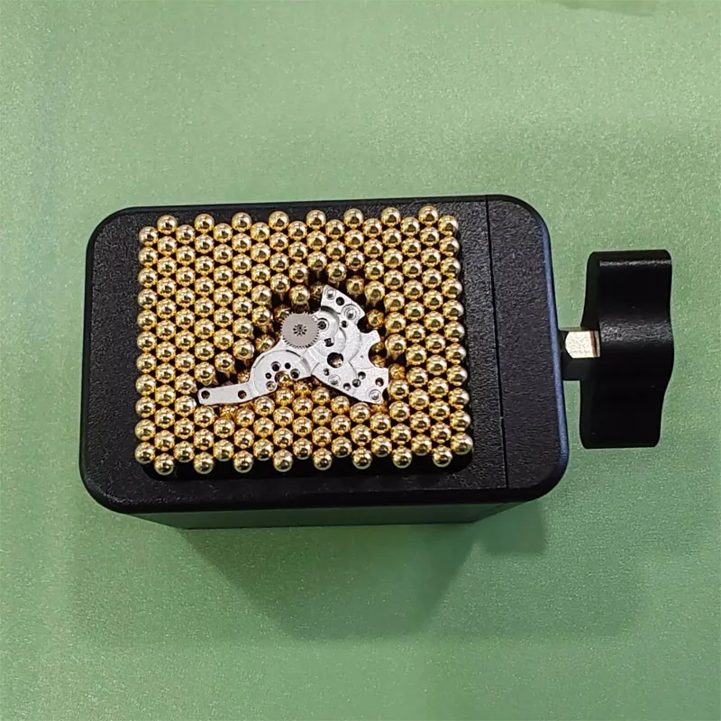 

Высокоточный инструмент для ремонта часов с высококачественной универсальной основой, способствуется изменяющего размера по своему желанию.