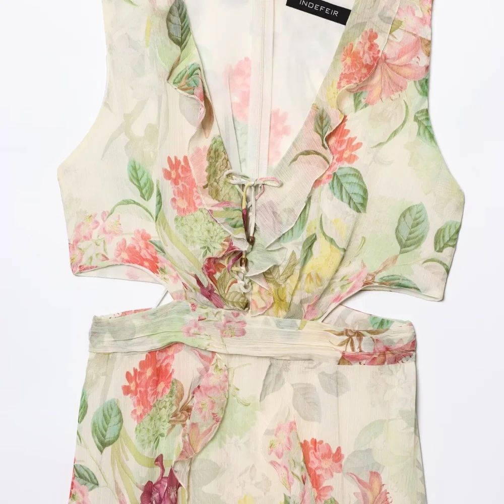 فستان مفتوح بتصميم مطبوع عليه زهور ورقبة على شكل حرف V بدون أكمام وسحاب خلفي من الدانتيل فستان صيفي جديد للسيدات على طراز العطلة