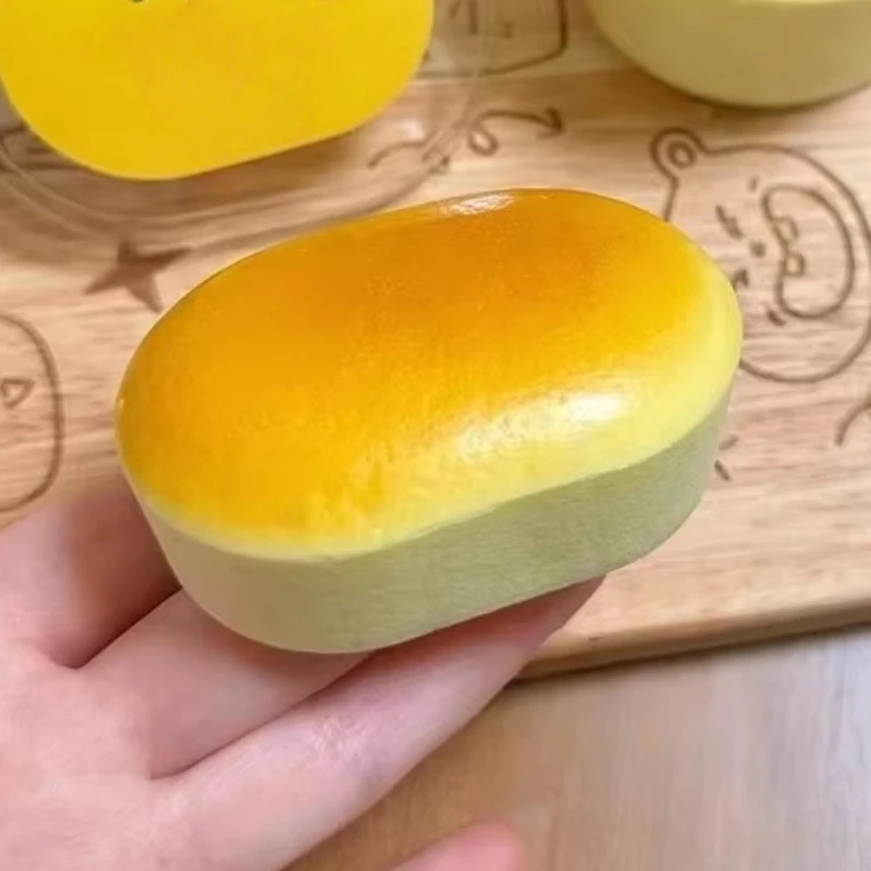1PC Brinquedo Anti-stress de Bolo de Queijo Realista e Macio, de Recuperação Lenta, Brinquedo de Pegadinha de Queijo Semi-Cozido, Brinquedo Pegajoso para Dedos