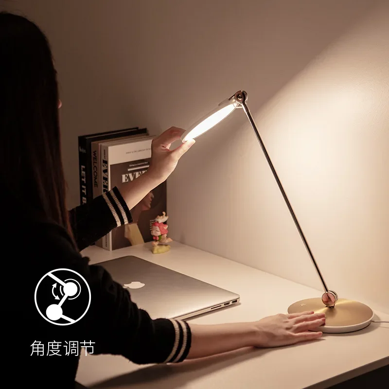 Simple dormitory study, desk lamp plug-in desk