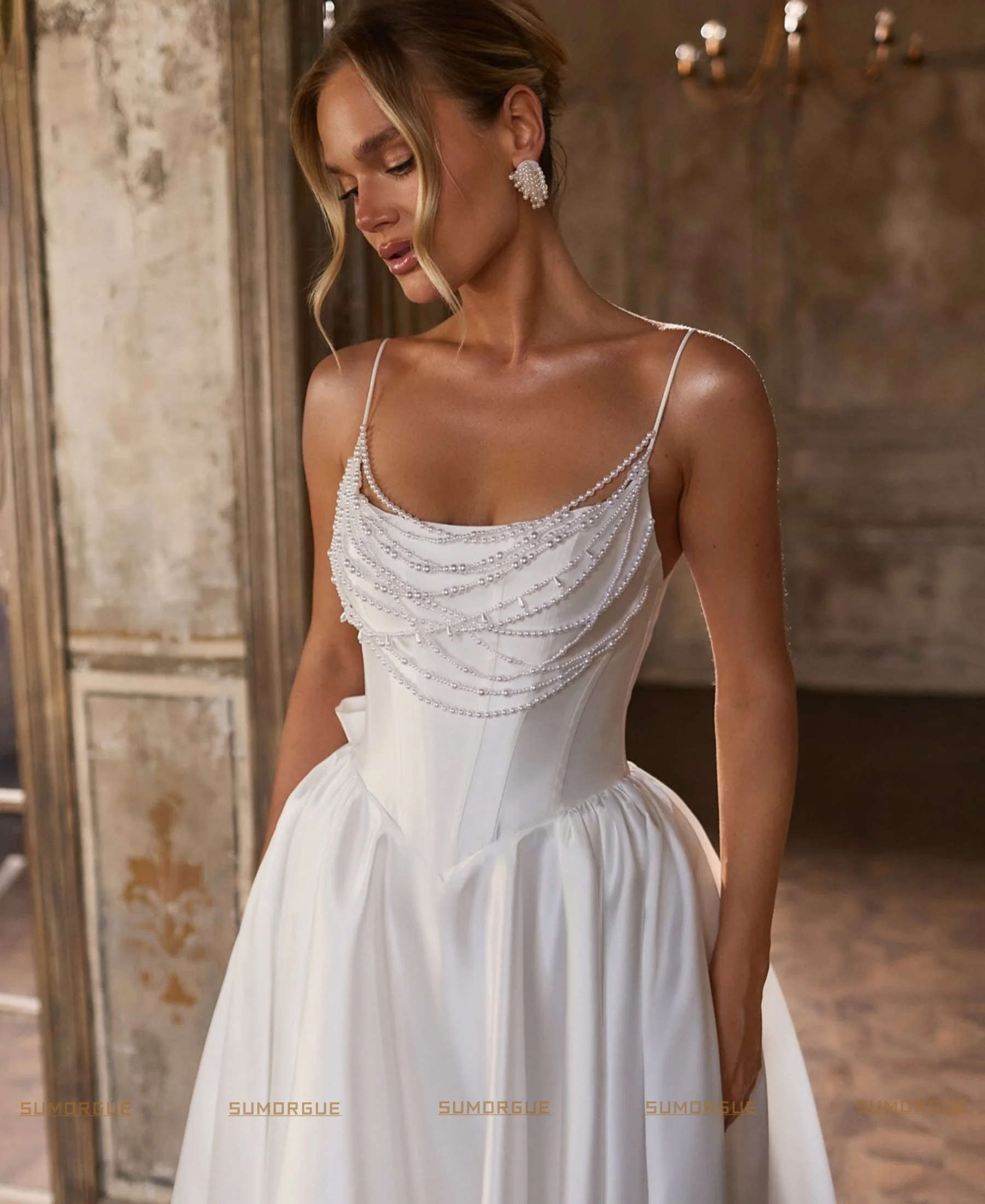 Modern Bride Wedding Dress Sexy Spaghetti Straps Pearls Back Bow Sweep A Line Bridal Gown high-end Customzied Vestidos De Novia