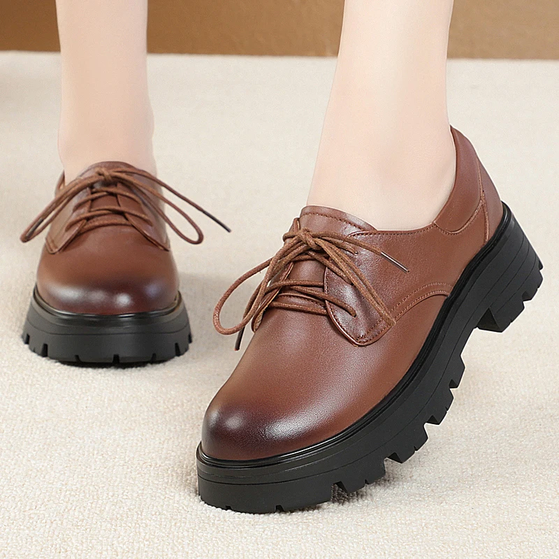 Damskie buty w dużych rozmiarach Wiosna Prawdziwa skóra Sznurowane modne damskie mokasyny Brytyjski styl Okrągłe palce Buty damskie