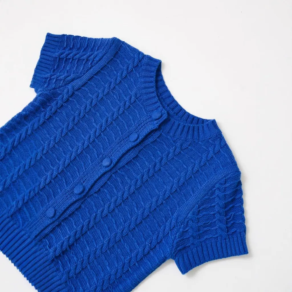 

Женская мода, вязаный верхний дизайн на пуговицах, простой универсальный короткий стиль для весны, европейского и американского влияния