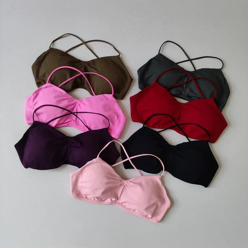 Nahtloser Yoga-BH für Damen mit Riemchen und überkreuztem Rücken, V-Ausschnitt, Push-up-Effekt, Sport-BH mit integriertem Brustpolster, Fitness- und Pilates-Trainingsunterwäsche. – Detail 3
