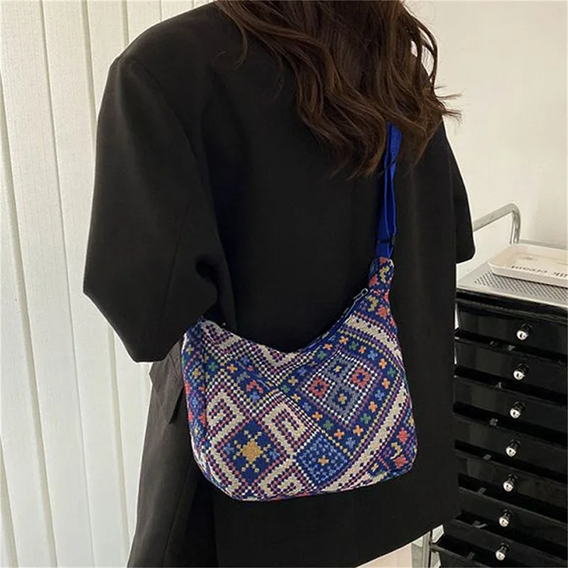 Female Shoulder Messenger Bag Trend Bag Simple Zipper Handbags Ethnic Style Canvas Shoulder Bag Small Tote 2023 Woven Beach Bag