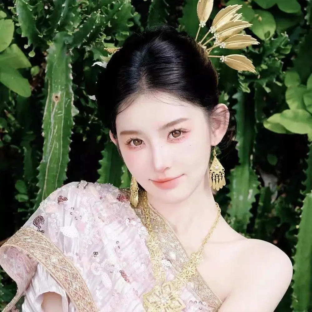 

Vintage Ancient Thai Metal Leaves Hairpin Flower Rhinestone Thai Hair Sticks Headwear Crystal Gold Hair Fork Hanfu