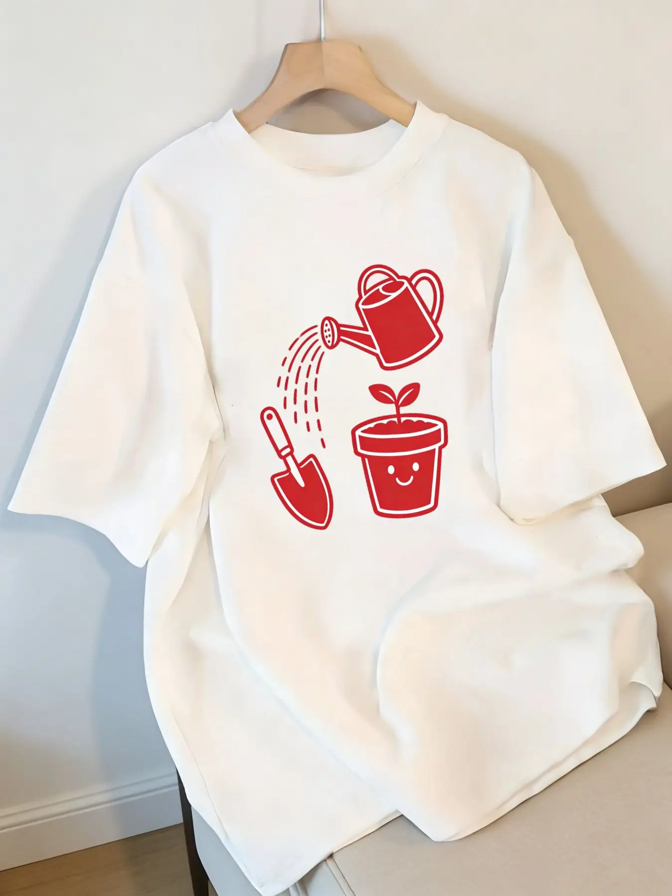 Cute Watering Can Graphic Women'S Short Sleeve T-Shirt and Comfortable for Daily Wear and Casual Gatherings Aesthetic Clothes