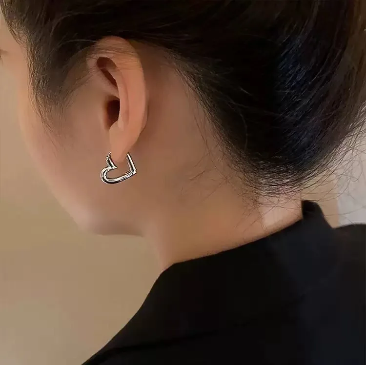 

925 Sterling Silver LOVE Heart Hoop Earrings For Woman Gift Engagement Wedding Elegant Luxury Designer Jewelry Argent 925