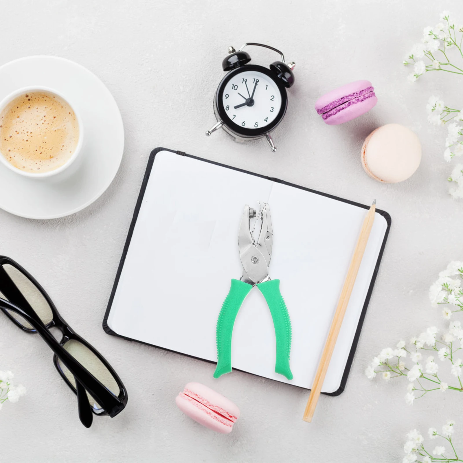 

Star Hole Puncher Pentagram Shape Handheld Craft Paper Punch For Diy Office School Stationery Supplies Green Manual Punch