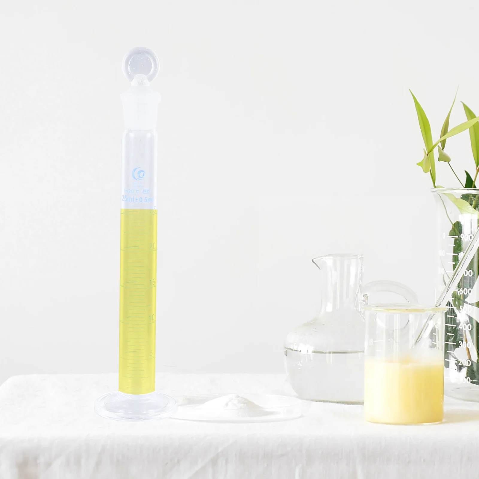 

1Pcs 25ml Glass Measuring Cylinder Thick Graduated Cylinder Laboratory Supplies High Heat Resistant Chemical Reagent Leak Proof