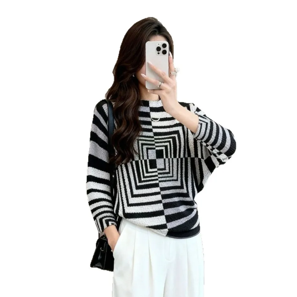 เสื้อยืดแขนยาวลายทางสีสันสไตล์มิยาเกะสำหรับผู้หญิง ไซส์ใหญ่ ทรงหลวม เรียบง่าย สบายๆ คอกลม