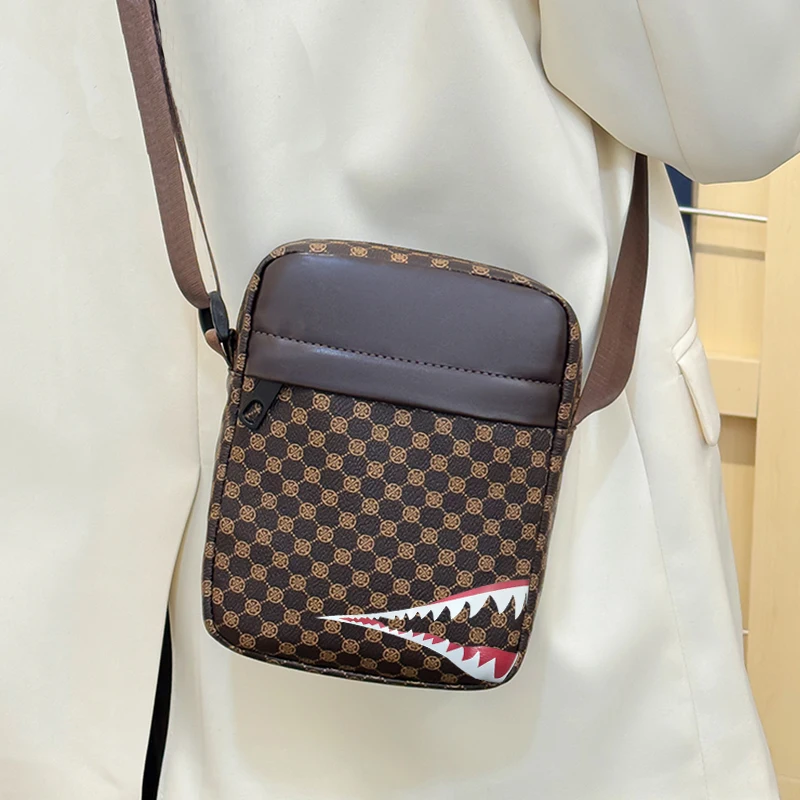 Moderne Umhängetasche mit Haifischmaul-Motiv – lässige Umhängetasche mit mehreren Taschen, verstellbarer Riemen, leichte Tasche für Männer und Frauen – Detail 9