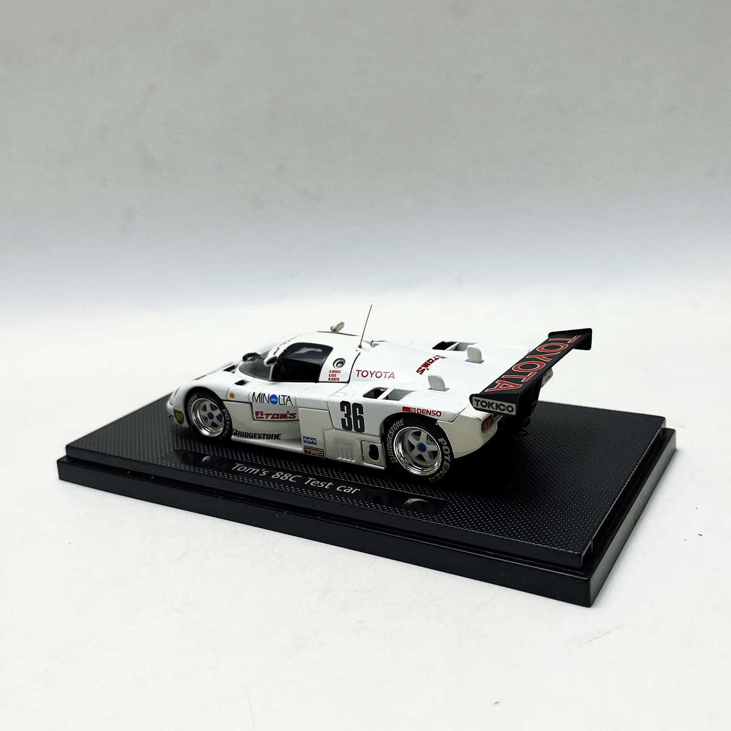 รถโมเดล EBBRO ขนาด 1:43 ผลิตจากโลหะผสม รถทดสอบ Toyota TOMS 88C ของเล่นรถแข่ง รุ่นคลาสสิก ของขวัญสำหรับผู้ใหญ่ ของที่ระลึก สำหรับตั้งโชว์