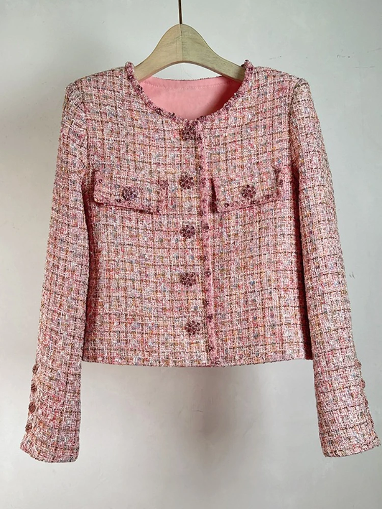 

Розовая короткая куртка для женщин весной 2023 года. Новый высококачественный топ с круглым вырезом и длинными рукавами и бусинами для тяжелой промышленности.