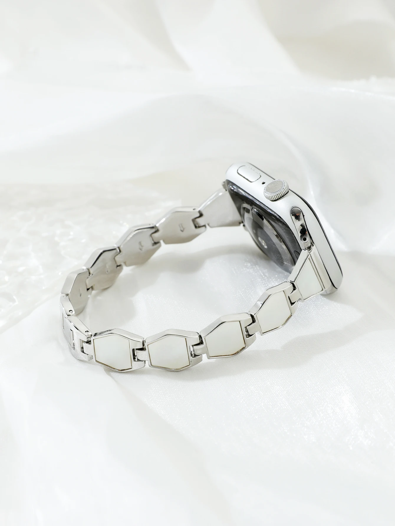

Fashion Metal Bracelet Strap For Apple Watch Ultra 44mm 45mm 40 41 49 Chain Design Women Bands For iWatch 9 8 7 6 5 4 3