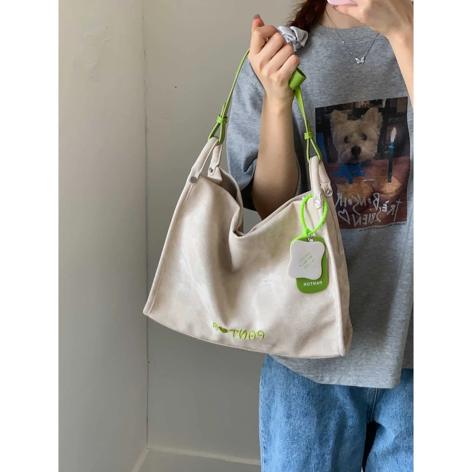 

Women's 2025 New Spring/Summer Fashion Simple Shoulder Bag Versatile Large Capacity Office Commuter Tote Bag