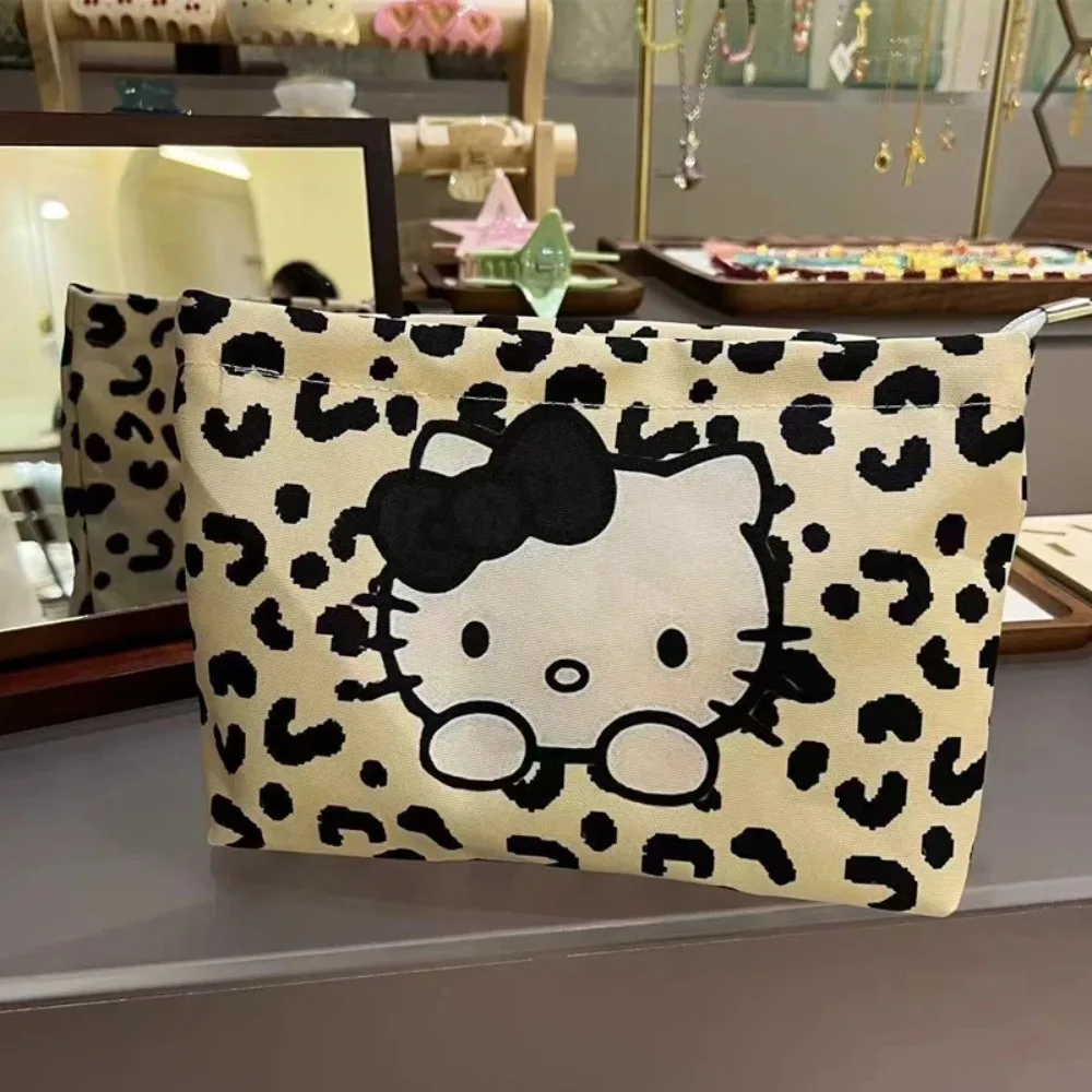 Vintage leopardo impressão olá kitty saco de maquiagem armazenamento portátil dos desenhos animados bonito kawaii japonês olá kitty saco de armazenamento presente aniversário