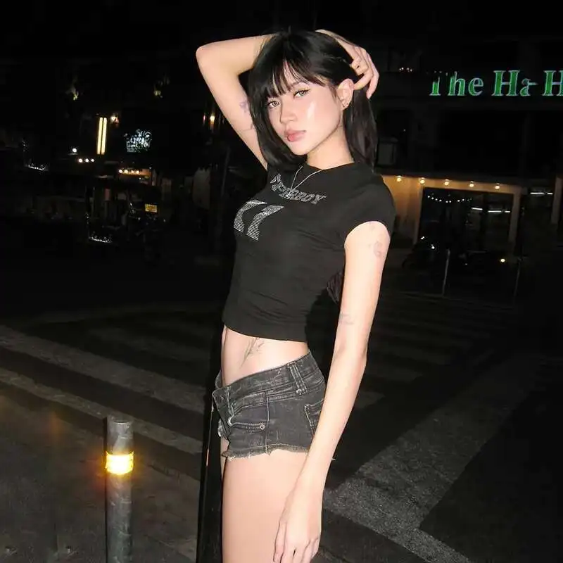 2025 camiseta gótica Punk nueva ropa de mujer Color sólido Slim Fit moda urbana cuello redondo estampado Top de manga corta para mujer