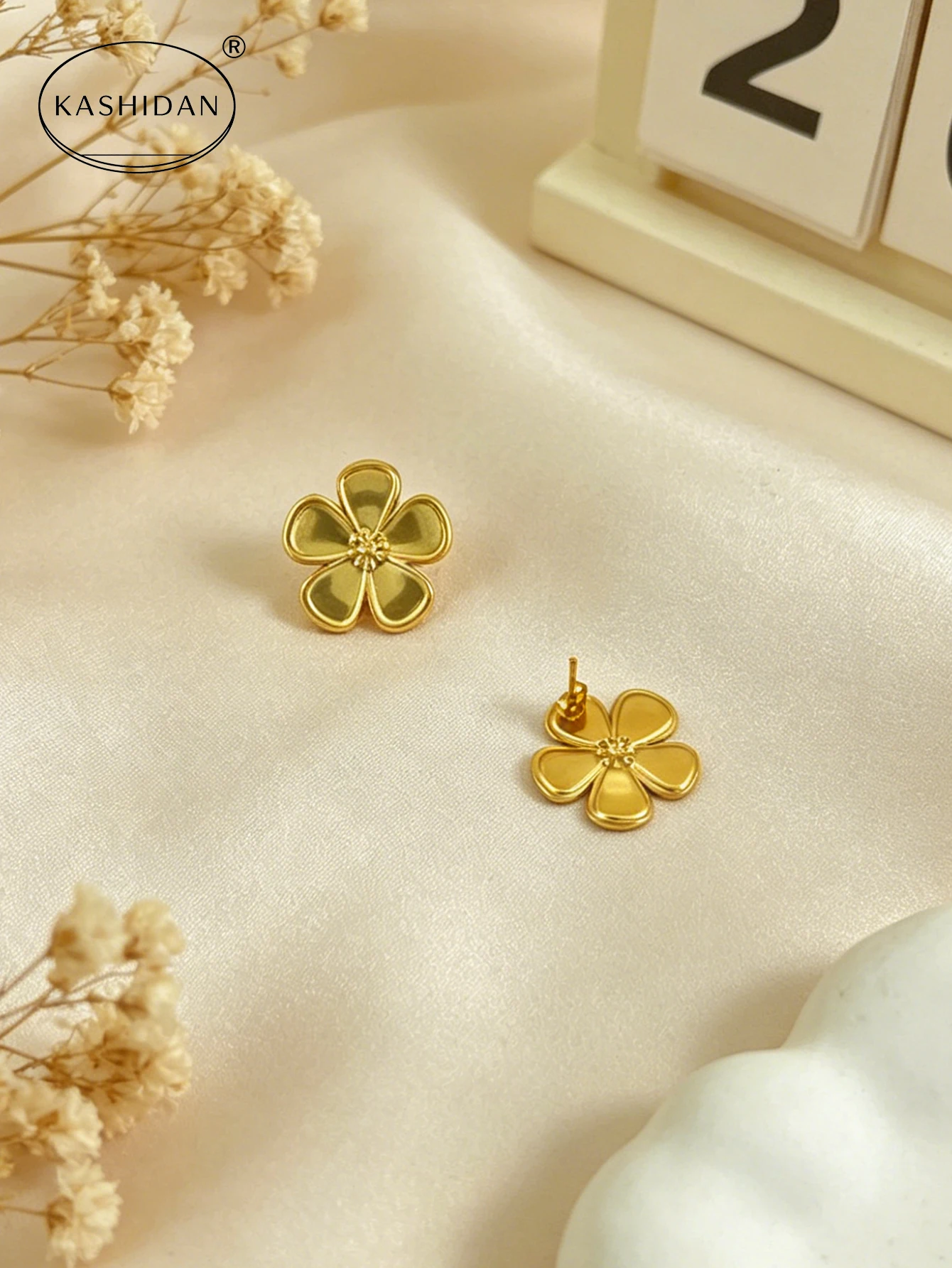 Fashion Stainless Steel Flower Stud Earrings for Women Chunky Concave Blossom Petal Statement Earrings
