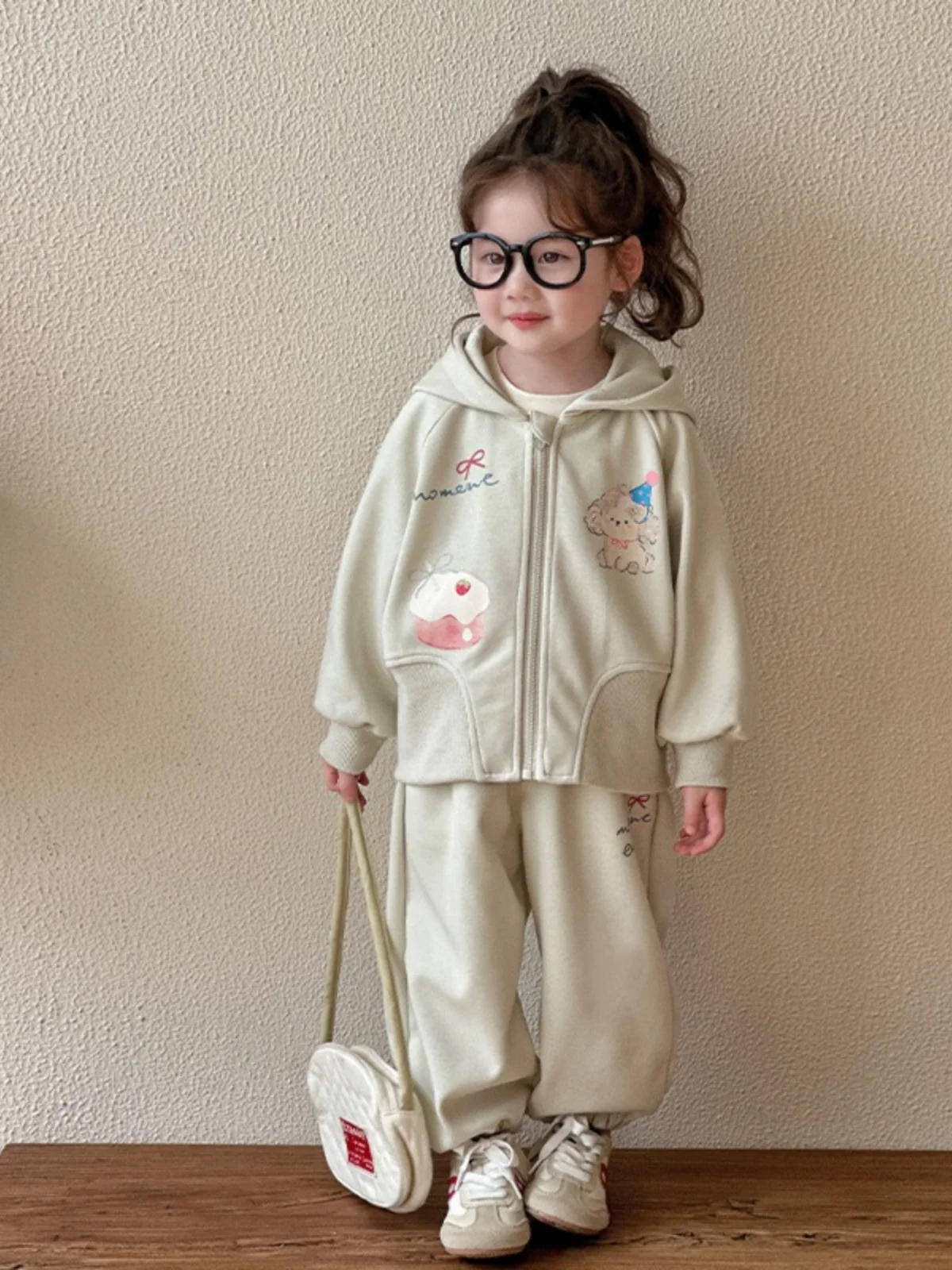 

Модный комплект худи для маленьких девочек, весна 2025: Новинка, стильный весенний костюм-двойка для малышей, трендовый наряд для младенцев