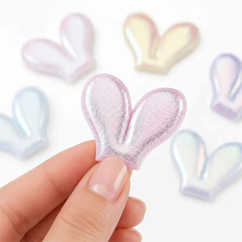 60 Stück Regenbogenfarbene Ohren-Applikationen 3*3,8cm Glänzende DIY-Dekorationen für Kopfbedeckungen, Taschen, Haarspangen und Stoffaccessoires – Detail 1