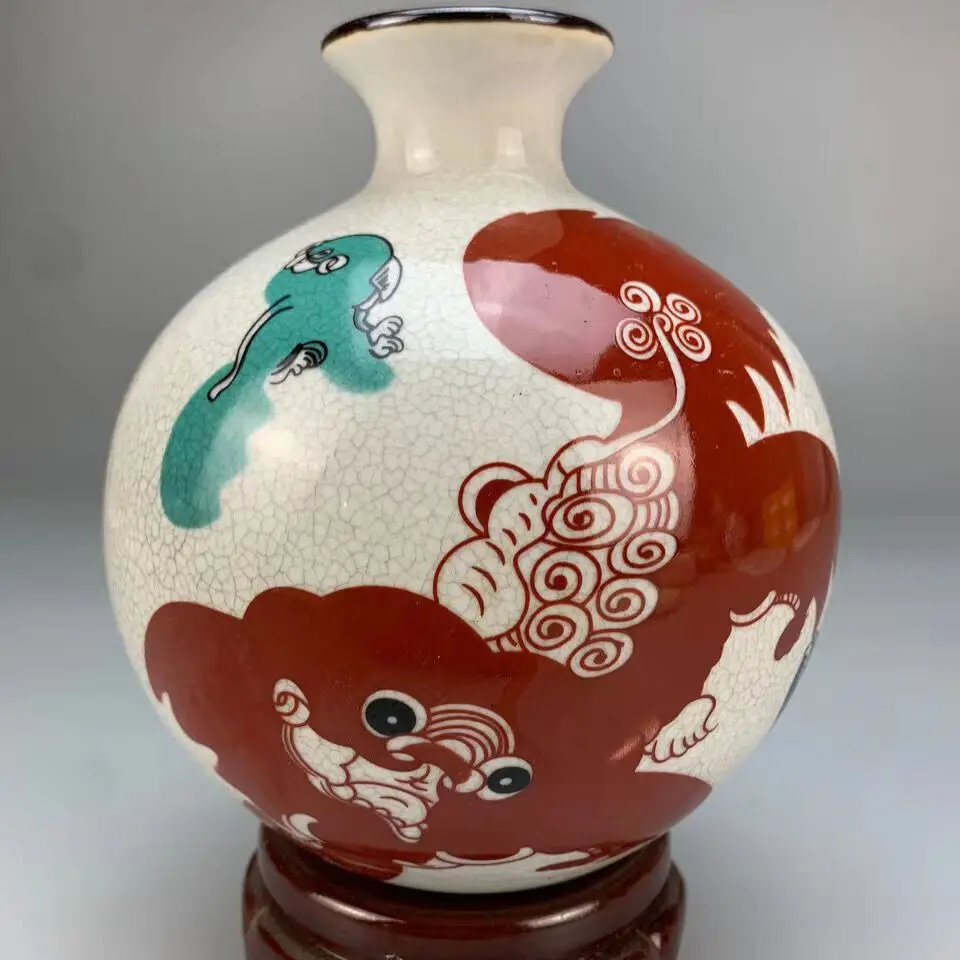 Old Chinese Qing Dynasty QianLong Red Lion pattern Big belly vase  16.5cm