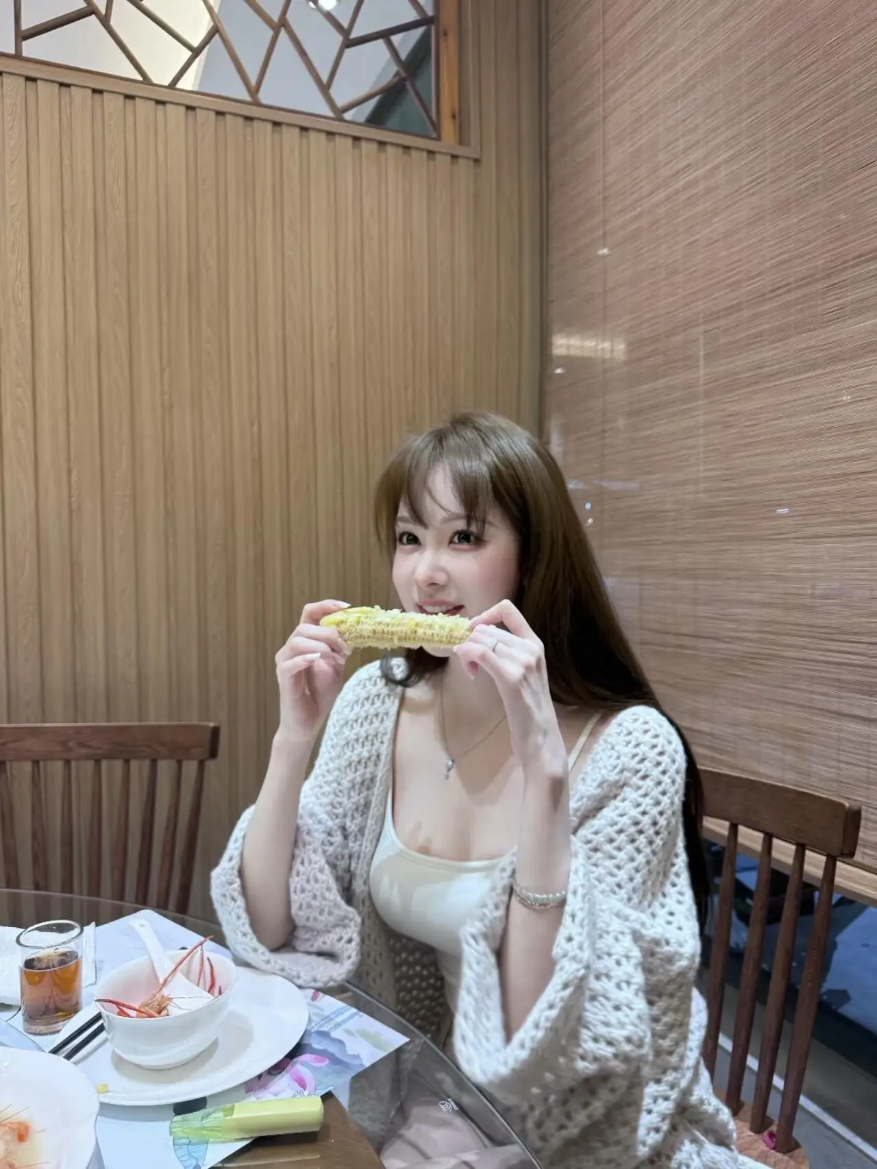 

Handmade eep Camere Coat Hook Needle Women's Open Cardigan Hollow out Design Winter Faion Ladies' Knitted Sweater