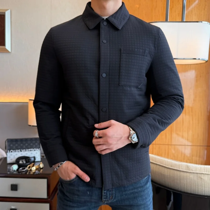 

2025 зимняя новая роскошная высококачественная мужская легкая стеганая куртка на пуху