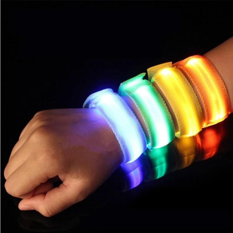 5Pcs Led Light Up Bracelets Battery Recharge Glow in Wristband Armband Flashing Warning Running Outdoor Party Decoration Light