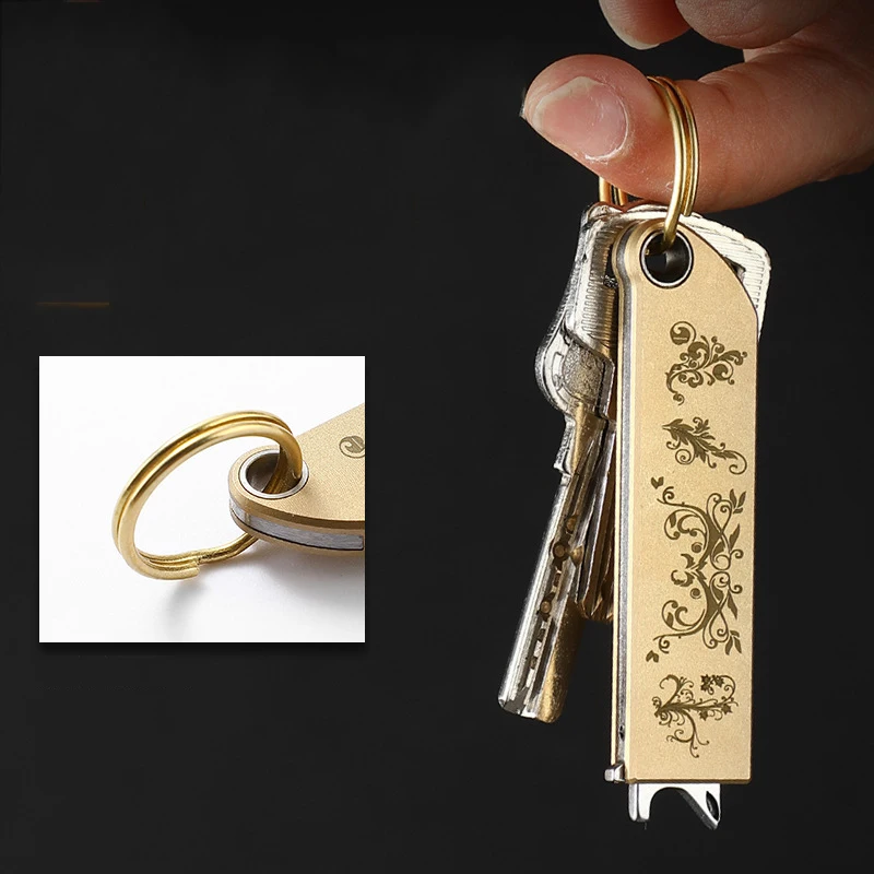 Mini faca dobrável de latão, multifuncional, nova faca lançando, chaveiro, acessórios pendurados, entrega portátil e expressa