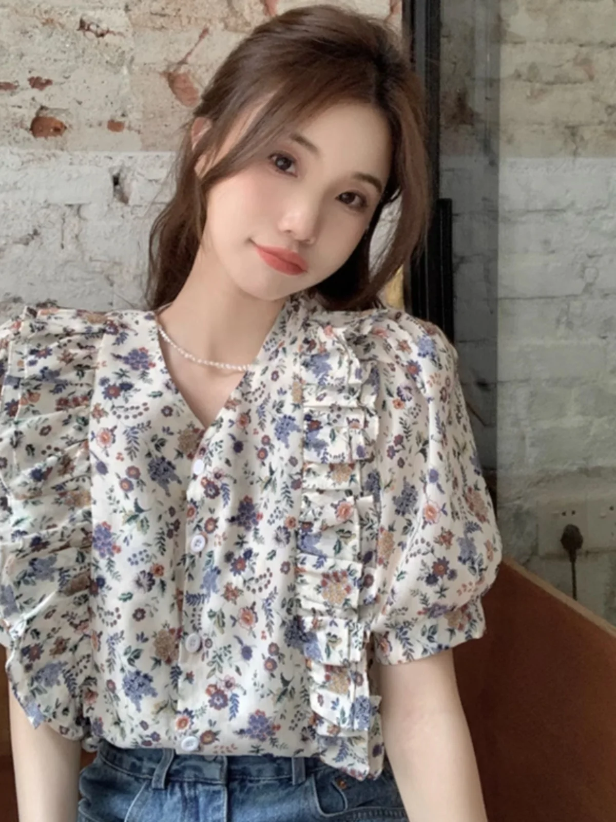 قميص نسائي بأكمام قصيرة ورقبة على شكل حرف v مطبوع عليه زهور، أنيق صيفي عتيق، نمط حلو، أكمام فقاعية، فضفاض، نمط كوري للتنقل