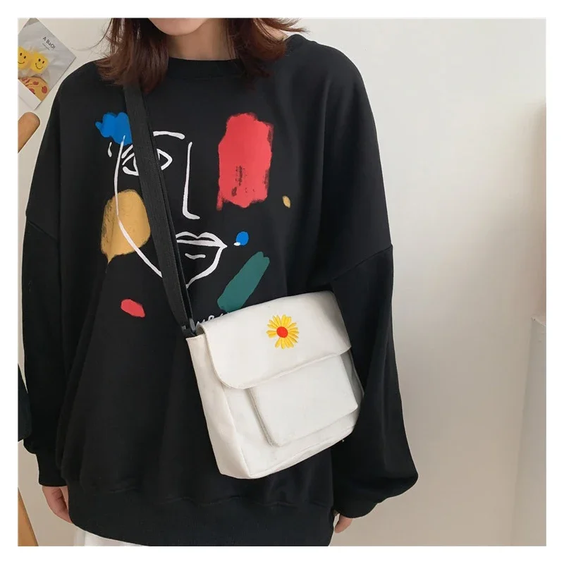 

Модная холщовая сумка через плечо в корейском стиле для женщин, новинка 2023 года, модель Ins Hotshot Little Daisy, универсальная сумка на плечо для девочек