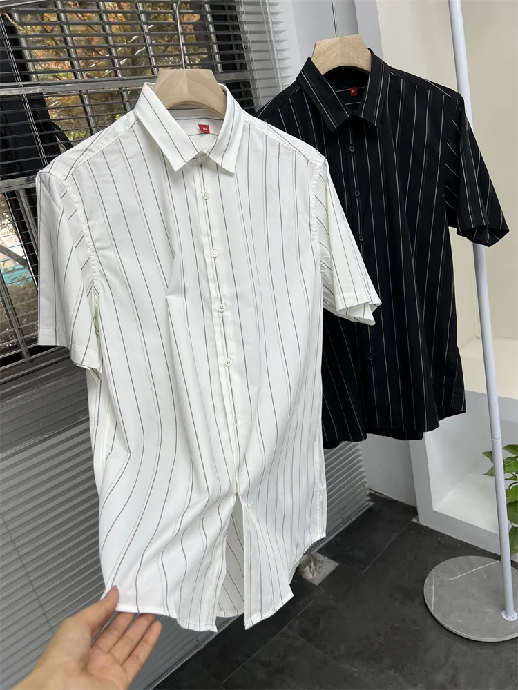 

Летняя мужская модная повседневная легкая дышащая футболка свободного кроя с воротником-стойкой и полосатым узором для стильных поездок на работу