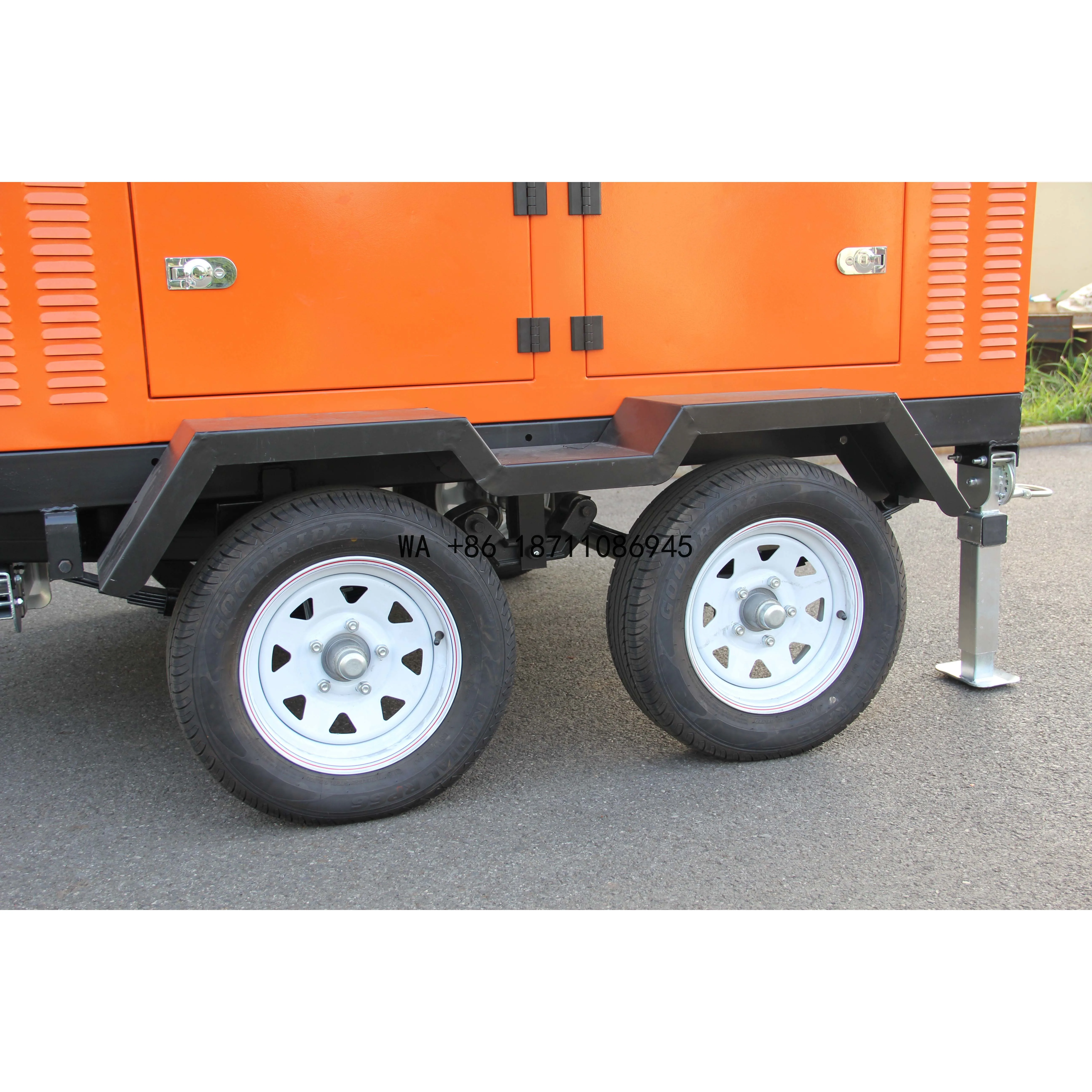 Portable Solar Light Tower Solar Power Trailer with Solar Panel and Battery
